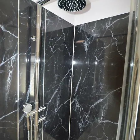 בית נופש Modern 3 Bedroom Near Bedminster בריסטול