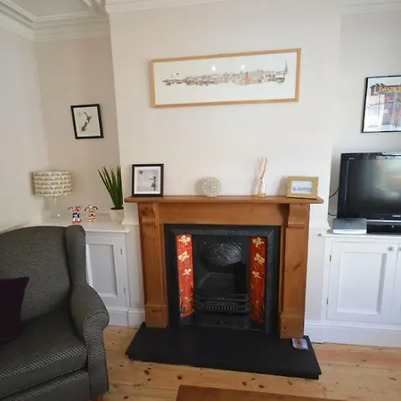 بيت للعطل Modern 3 Bedroom Near Bedminster