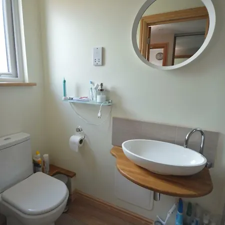 Modern 3 Bedroom Near Bedminster بريستول